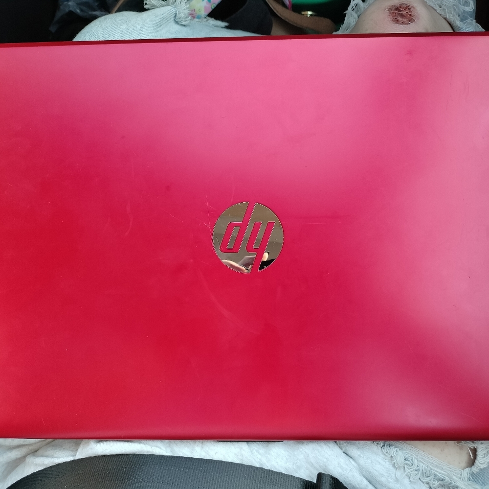 HP I3 8RAM LAPTOP